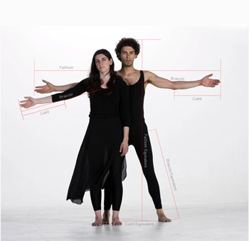 Photo of Catrina Sheen and Tom Franco, in an allusion to Leonardo's Vitruvian Man drawing